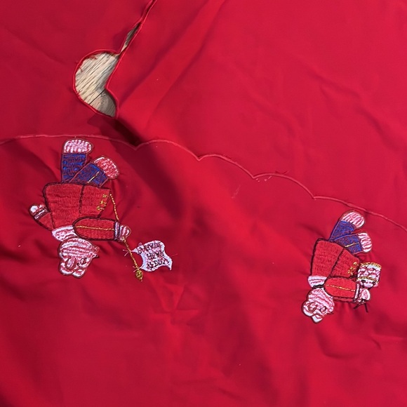 Musical Marching Bears on Parade Christmas Tree Skirt~Approx 55 1/2” - Picture 4 of 4